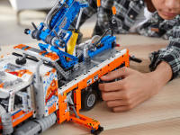 LEGO set 42128-1 Heavy Duty Tow Truck - Image 8