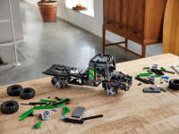 LEGO set 42129-1 4x4 Mercedes-Benz Zetros Trial Truck - Image 6