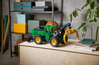 LEGO set 42157-1 John Deere 948L-II Skidder - Image 9