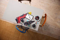 LEGO set 42174-1 Emirates Team New Zealand AC75 Yacht - Image 3