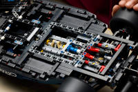 LEGO set 42206-1 Oracle Red Bull Racing RB20 F1 Car - Image 3