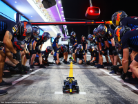 LEGO set 42206-1 Oracle Red Bull Racing RB20 F1 Car - Image 7