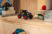 LEGO set 42219-1 Monster Jam Grave Digger Fire and Ice - Image 10