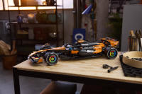 LEGO set 42228-1 McLaren MCL39 F1 Car - Image 3
