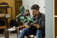 LEGO set 42240-1 Aston Martin Aramco AMR25 F1 Car - Image 11