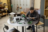 LEGO set 42240-1 Aston Martin Aramco AMR25 F1 Car - Image 22