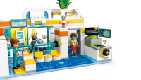 LEGO set 42656-1 Heartlake City Airport and Airplane - Image 9
