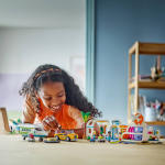 LEGO set 42656-1 Heartlake City Airport and Airplane - Image 11