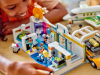LEGO set 42656-1 Heartlake City Airport and Airplane - Image 12