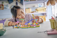 LEGO set 42676-1 Fun Water Park Day - Image 3