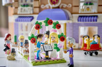 LEGO set 42704-1 Heartlake City Grand Hotel - Image 5