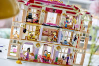 LEGO set 42704-1 Heartlake City Grand Hotel - Image 7