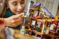 LEGO set 42705-1 Cozy Fall Forest Cabin - Image 6