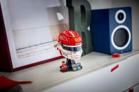 LEGO set 43014-1 Scuderia Ferrari HP Charles Leclerc Helmet - Image 3