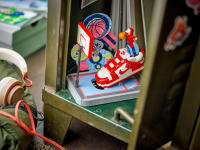 LEGO set 43021-1 Nike Dunk Trickshot - Image 12