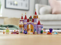 LEGO set 43180-1 Belle's Castle Winter Celebration - Image 9