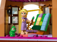 LEGO set 43241-1 Rapunzel's Tower and the Snuggly Duckling Tavern - Image 4