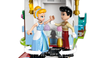 LEGO set 43275-1 Cinderella's Castle & Horse Carriage - Image 5