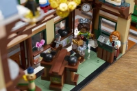 LEGO set 43302-1 Main Street, U.S.A. - Image 4