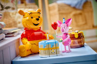 LEGO set 43305-1 Piglet's Birthday Fun - Image 3