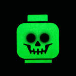 LEGO set 5009498-1 Skeleton Head Glow-in-the-Dark Bag Tag - Image 6