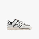 LEGO set 5009951-1 Nike Dunk Low x LEGO Collection – Little Kids Shoes - Image 3