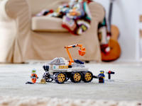 LEGO set 60225-1 Rover Testing Drive - Image 9