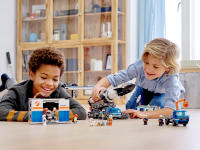 LEGO set 60229-1 Rocket Assembly & Transport - Image 7