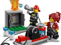 LEGO set 60231-1 Fire Chief Response Truck - Image 6