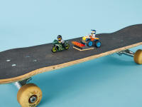 LEGO set 60255-1 Stunt Team - Image 8