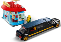 LEGO set 60271-1 Main Square - Image 7