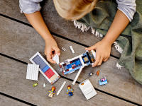 LEGO set 60283-1 Holiday Camper Van - Image 12