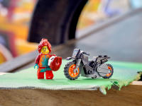 LEGO set 60311-1 Fire Stunt Bike - Image 3