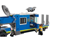 LEGO set 60315-1 Police Mobile Command Truck - Image 3