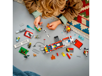 LEGO set 60374-1 Fire Command Truck - Image 4