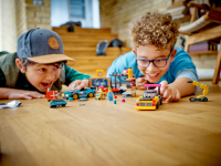 LEGO set 60389-1 Custom Car Garage - Image 3
