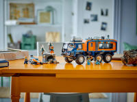 LEGO set 60471-1 Arctic Explorer Science Lab Truck - Image 8