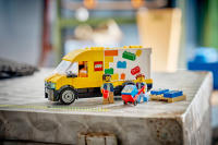 LEGO set 60500-1 The LEGO Van - Image 10