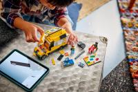 LEGO set 60500-1 The LEGO Van - Image 11