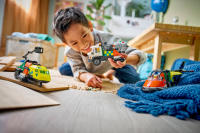 LEGO set 60505-1 Airplane, Service Truck & Hovercraft Remix - Image 10