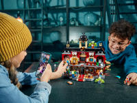 LEGO set 70425-1 Newbury Haunted High School - Image 9