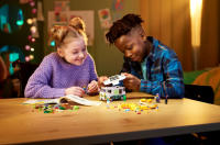 LEGO set 71456-1 Mrs. Castillo's Turtle Van - Image 9