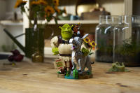 LEGO set 72423-1 Shrek, Donkey & Puss in Boots - Image 6