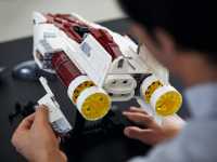 LEGO set 75275-1 A-Wing Starfighter - Image 4