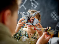 LEGO set 75338-1 Ambush on Ferrix - Image 4