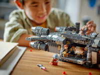 LEGO set 75374-1 The Onyx Cinder - Image 3