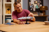 LEGO set 75405-1 Home One Starcruiser - Image 5