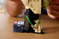LEGO set 75438-1 Yoda Bust - Image 13