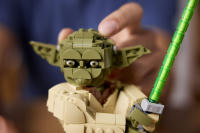 LEGO set 75438-1 Yoda Bust - Image 14