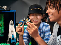 LEGO set 75975-1 Watchpoint: Gibraltar - Image 3